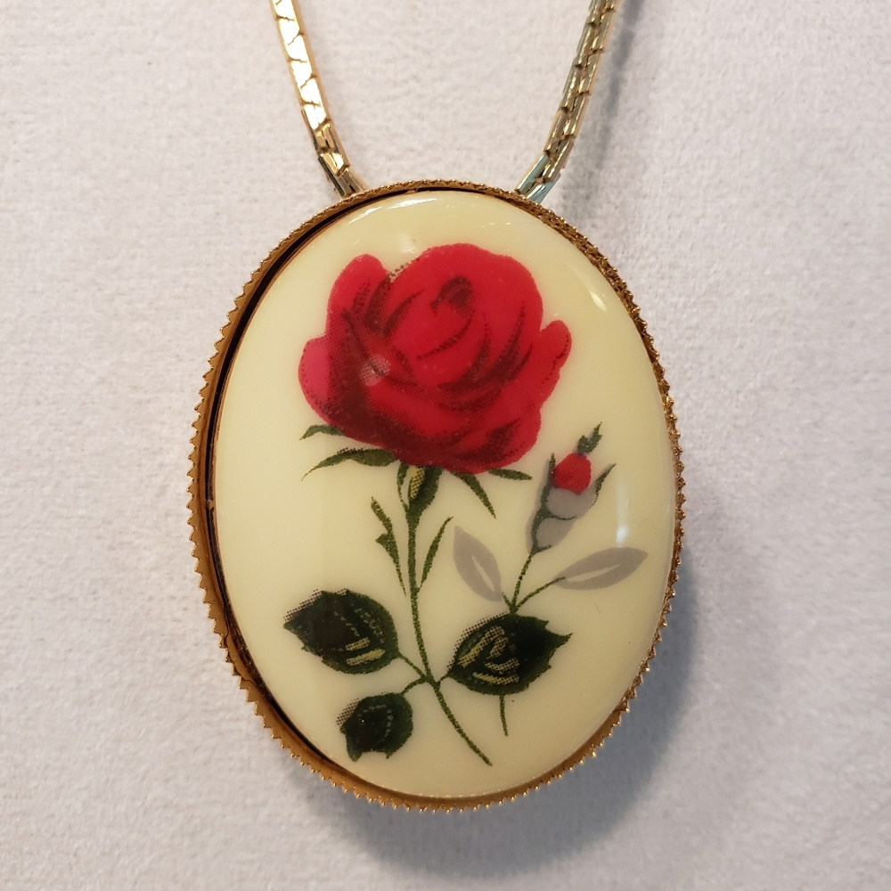 Vintage Flower Pendant Necklace